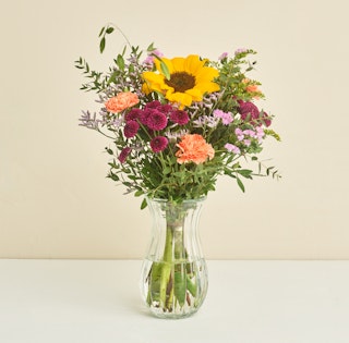 Floristens kreative buket, farverige nuancer