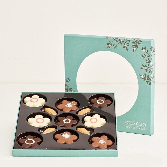 CHO CHO Marcipanblomster og Chokoladebønner