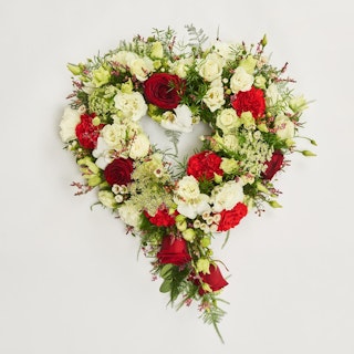 Blomsterhjerte i klassisk stil - rød og hvid