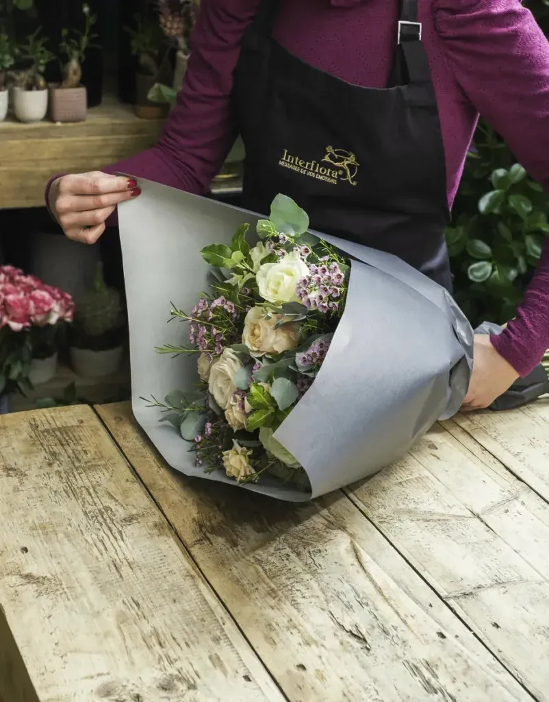 Buketter och blomsterarrangemang från Interflora-nätverket