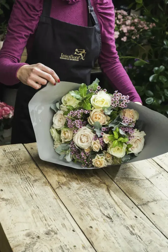 Buketter och blomsterarrangemang från Interflora-nätverket