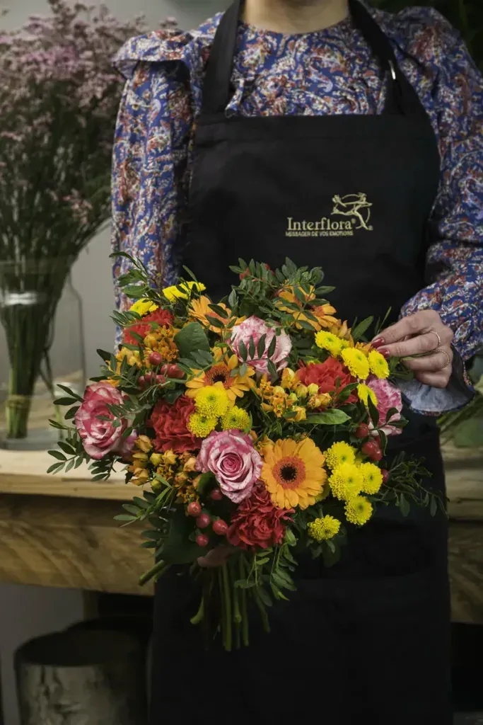 Buketter och blomsterarrangemang från Interflora-nätverket