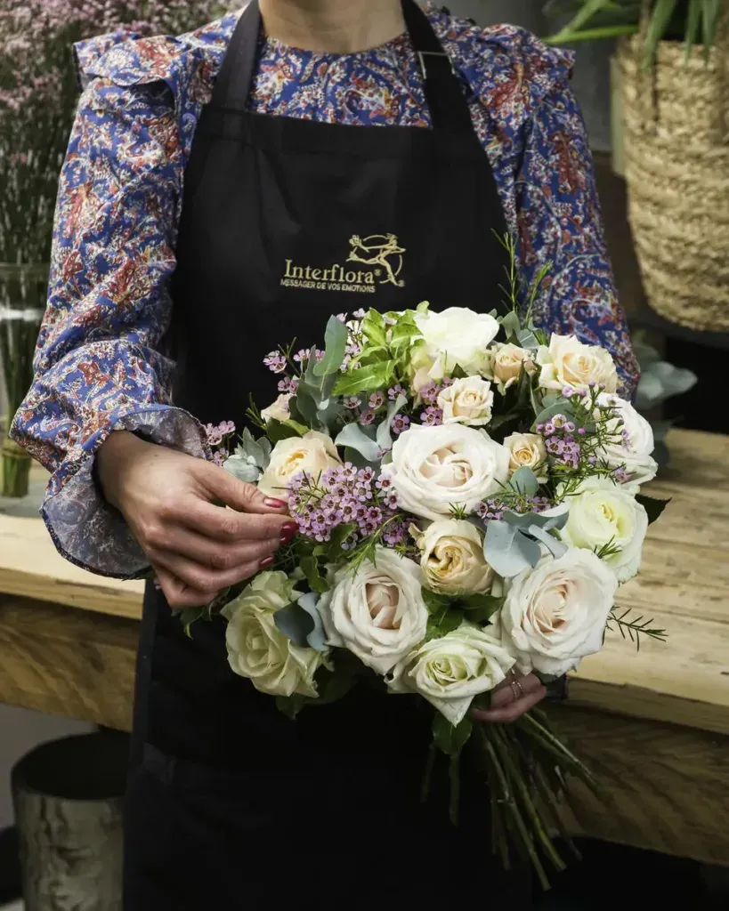 Buketter och blomsterarrangemang från Interflora-nätverket