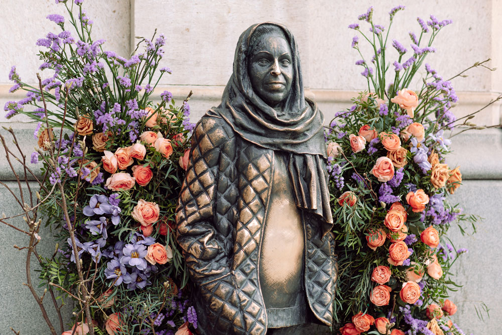 Interflora-Internationella-Kvinnodagen-2021-Margareta-Krook-Närbild-Liggande-format.jpg